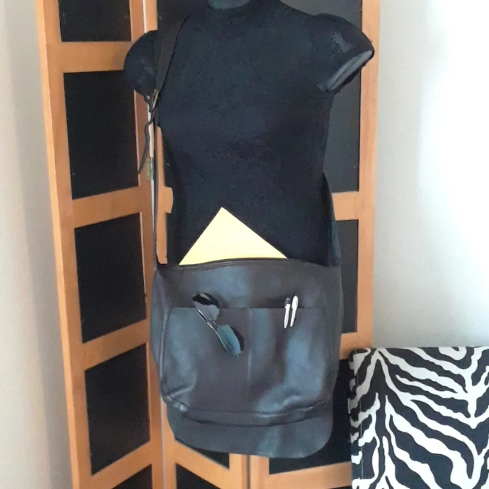 Le Donne Leather Messenger Bag UNISEX